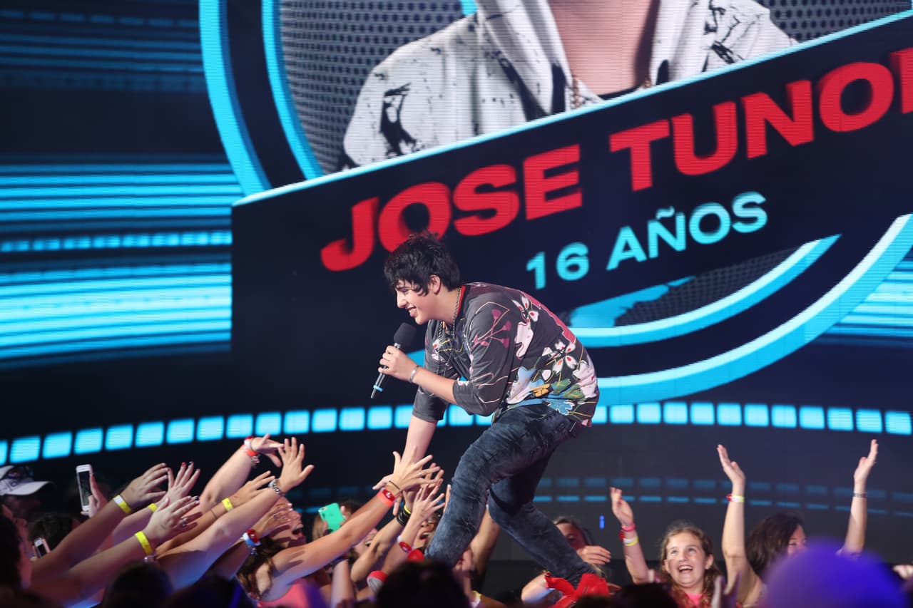 El chico de San Antonio es seguido por miles en las redes sociales, ya tiene unos cuantos fan clubs y ahora viene a conquistar La Banda.