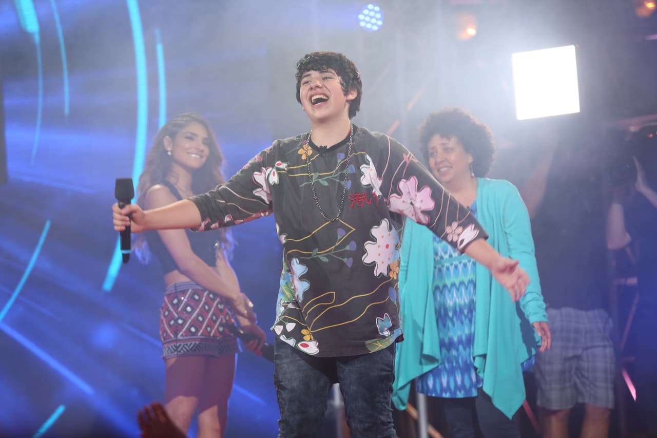 El chico de San Antonio es seguido por miles en las redes sociales, ya tiene unos cuantos fan clubs y ahora viene a conquistar La Banda.