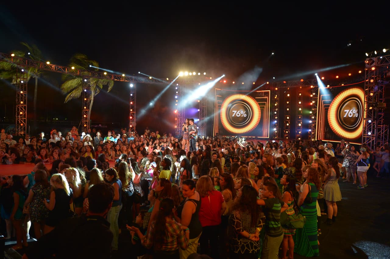 El chico de San Antonio es seguido por miles en las redes sociales, ya tiene unos cuantos fan clubs y ahora viene a conquistar La Banda.