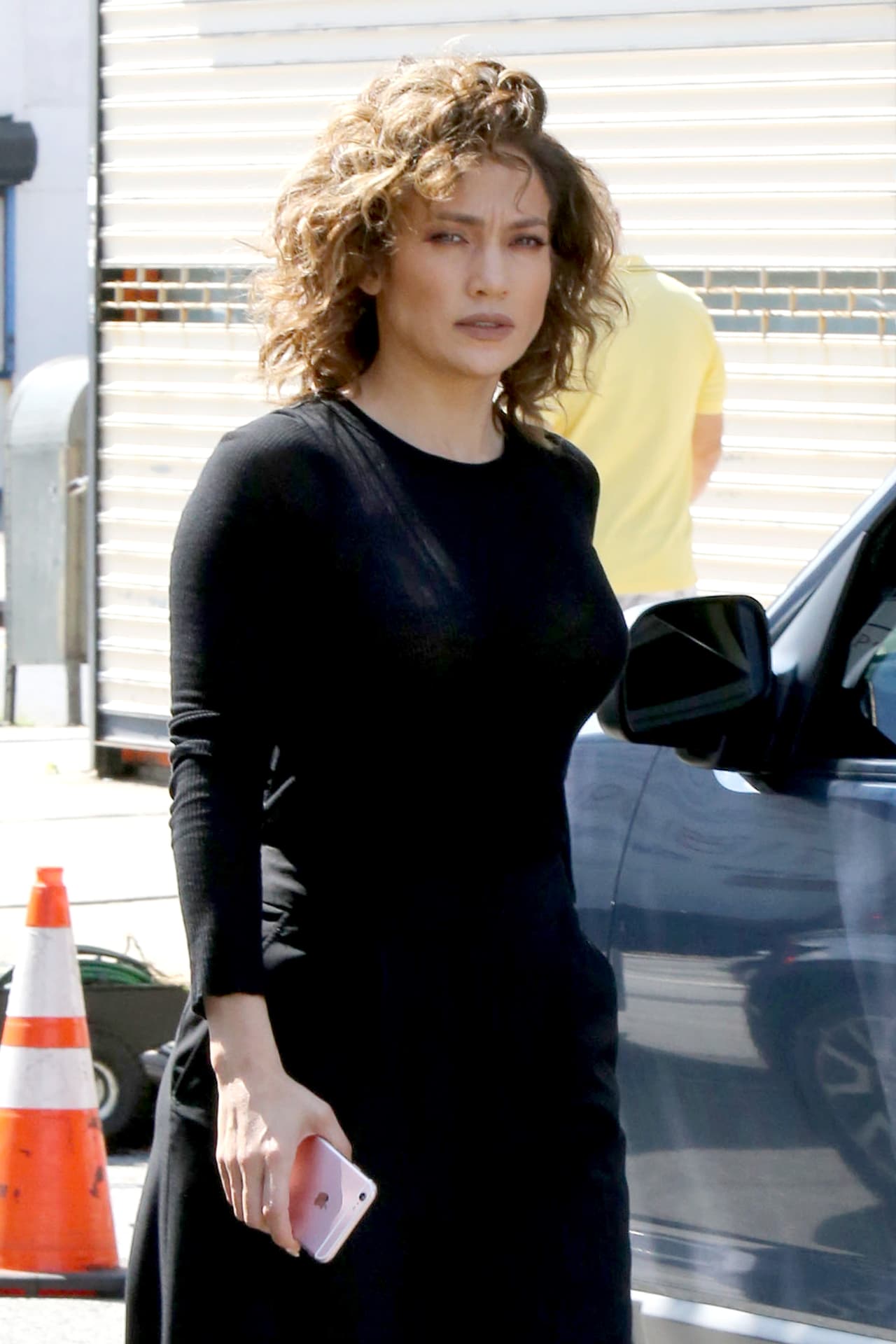 Ella es una mujer radiante.