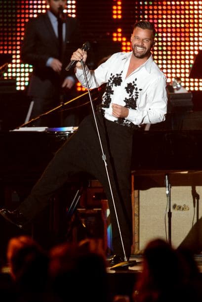 Miguel Bosé la Persona del Año en Latin GRAMMY 2013 fue homenajeado por los grandes de la música. Santiago Cruz, Alex Cuba, Gianmarco, Natalia Lafourcade, Pablo Alborán, Juan Campodónico, Jesse & Joy, Juanes, Illya Kuryaki, Ricky Martin, Laura Pausini, Draco Rosa, Alejandro Sanz, Ximena Sariñana, Julieta Venegas y Carlos Vives, honraron a Bosé.