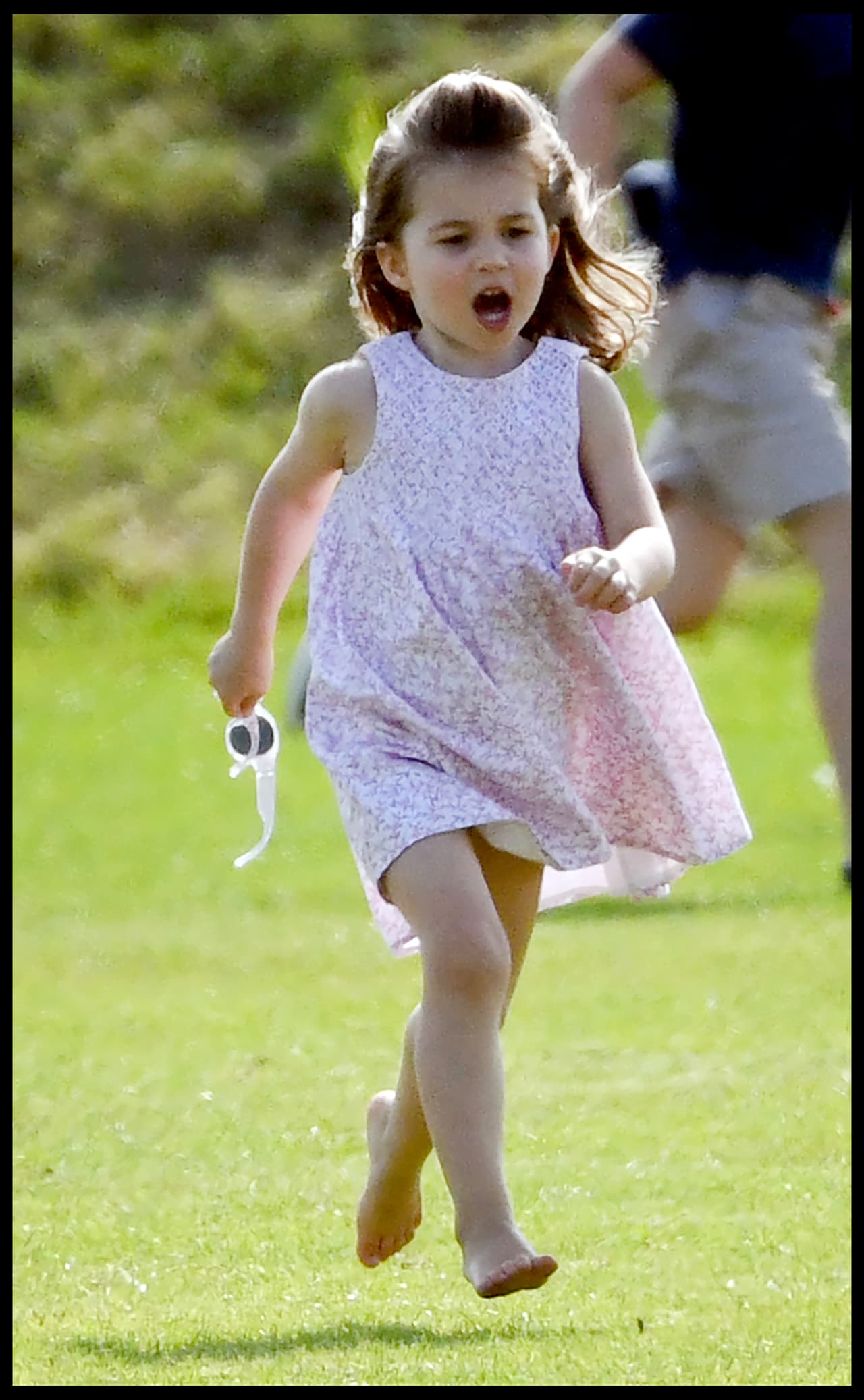 De acuerdo a People, en marzo de 2019, durante una visita a Blackpool dijo: "
<b><a href="https://people.com/royals/kate-middleton-prince-william-exchange-ponytail-advice-meeting-dads-blackpool-park/?utm_source=twitter.com&utm_medium=social&utm_campaign=social-share-article" target="_blank">¡Nunca trates de hacerle una cola de caballo! </a></b>(Es una) pesadilla".
<br>