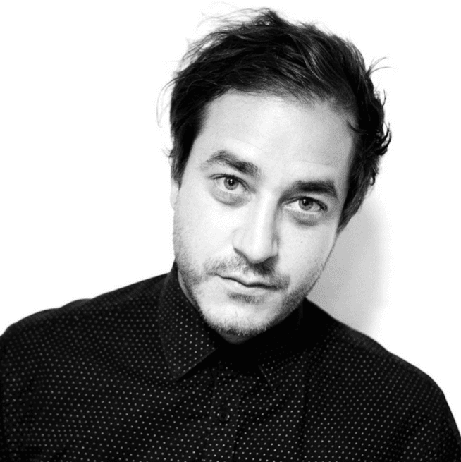 En la vida real, Andrés Almeida tiene unos lindos ojos. ¿Lo reconocerías?