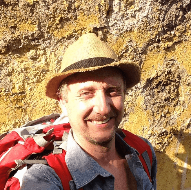 En la vida real Marius Biegai luce muy parecido a su personaje... ¿Conocías el look verdadero de los actores? No te pierdas a los Héroes del Norte los sábados a la 1PM/12C por Galavisión.