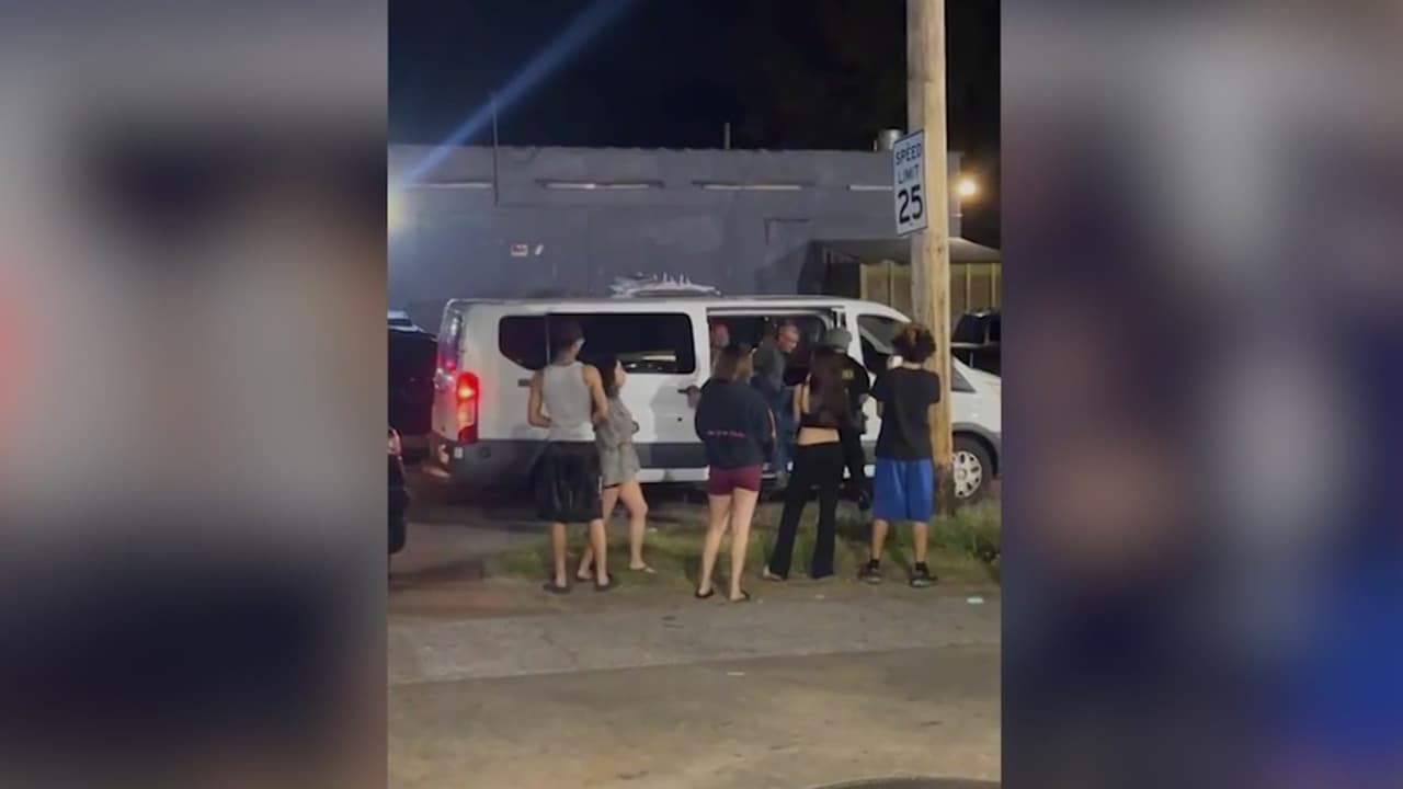 Familias buscan respuestas tras masiva redada migratoria en Memphis