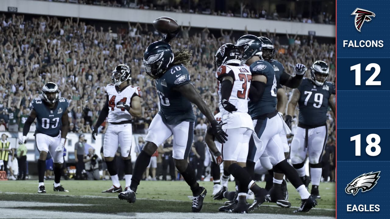 Los campeones Eagles se estrenan con victoria sobre Atlanta con dramático cierre en el Kickoff