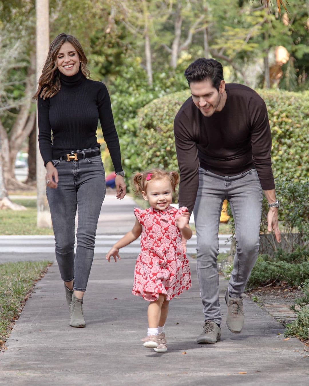 Carolina Sarassa no puede faltar en este pequeño homenaje a las mujeres que engalan las mañanas de Despierta América. La colombiana goza pasar tiempo en familia, además de informarnos todos los días en los noticieros de Univision.