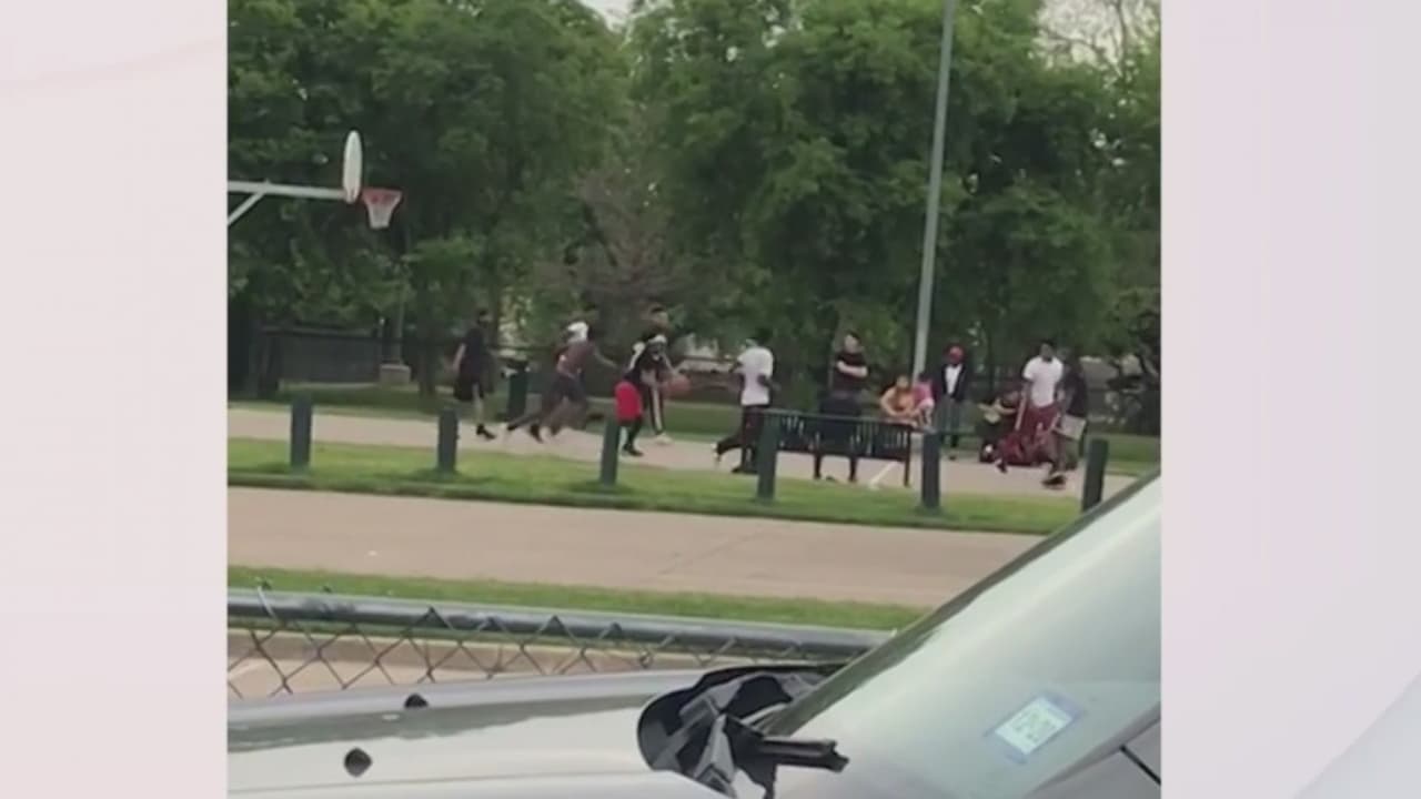 Limitan acceso a ciertos parques y canchas deportivas en Dallas, ante el desacato de residentes de guardar distancia social por el coronavirus