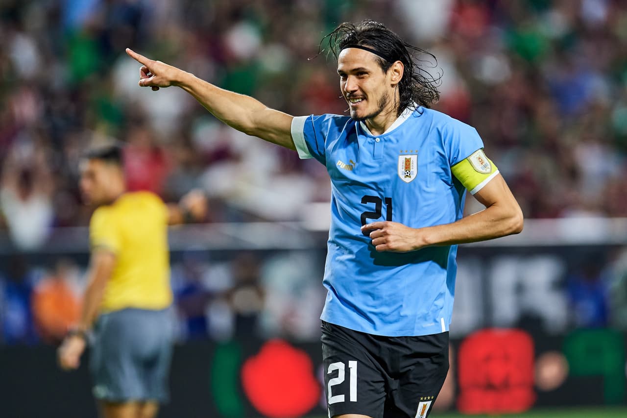 La selección mexicana tuvo uno de sus partidos más oscuros en la era del ‘Tata’ Martino y con doble de Edinson Cavani, Uruguay le pasó por encima a un Tri, que generó dudas, incertidumbre y preocupación a menos de 6 meses de Qatar 2022.