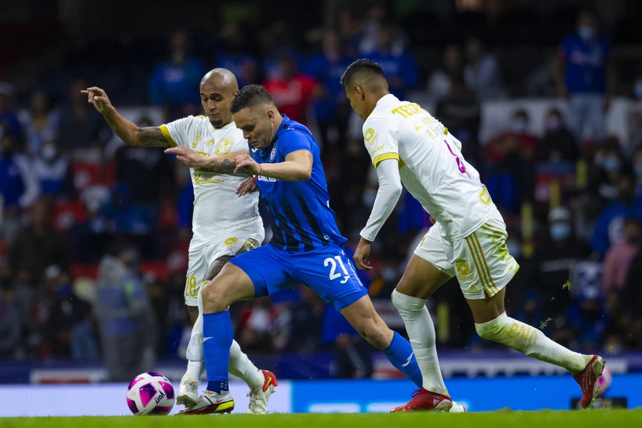 Cruz Azul y Tigres empataron 1-1 en el Estadio Azteca; la Máquina sigue se´ptimo.
