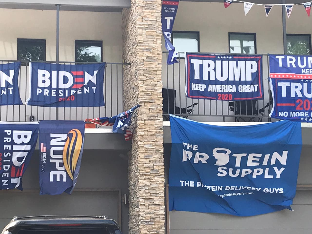 Los amigos dijeron que ambos tienen claro cuáles son sus ideales políticos y que respetan las posiciones de cada uno. 
<br>