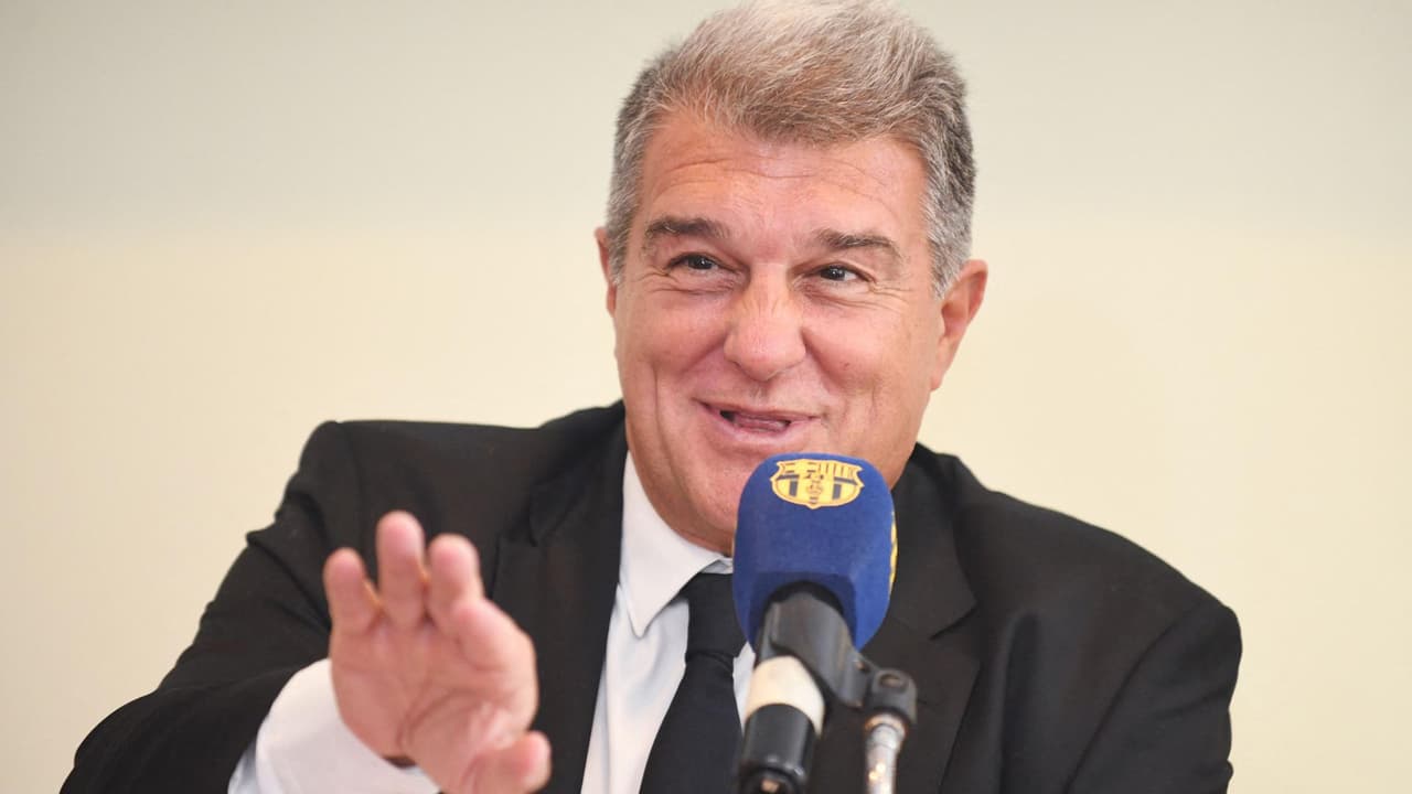 Laporta renovará a Xavi y acepta pláticas con padre de Lionel Messi