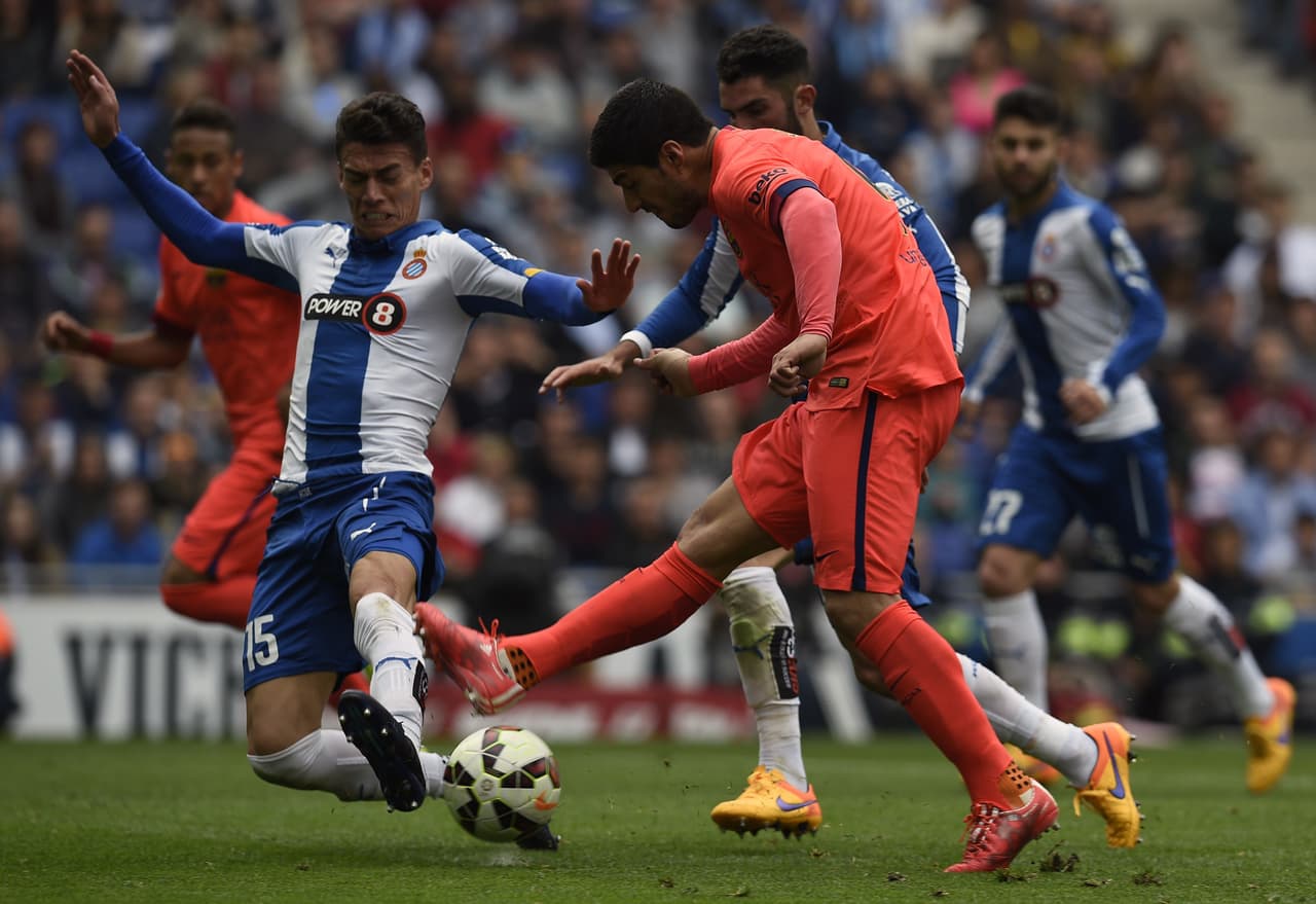 Southampton le pone los ojos al mexicano Héctor Moreno