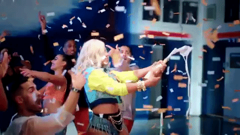 El material fue dirigido por José Emilio Sagaró, en él la intérprete colombiana se muestra muy segura respecto a su sexualidad.