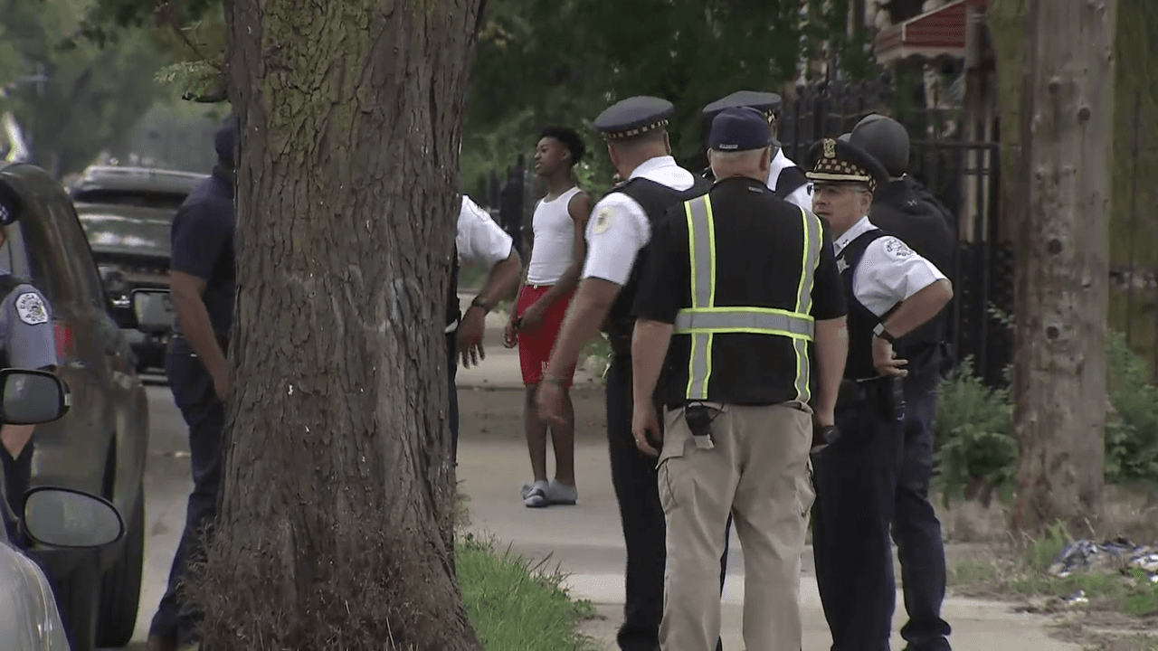 Autoridades de Chicago comentaron sobre el oficial de policía atropellado.