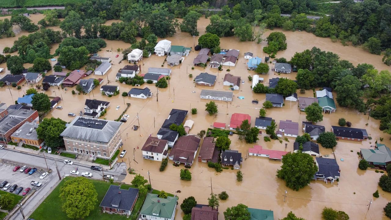 ¿Cuáles fueron las causas de las devastadoras inundaciones en Kentucky? Te explicamos