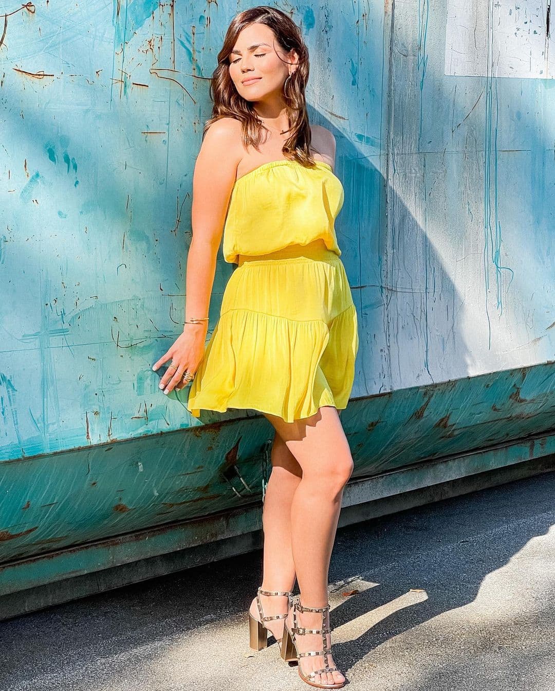 Lo cierto es que la conductora vive plena y felizmente su matrimonio, por lo que piensa disfrutar un poco más la etapa por la que ahora mismo atraviesa con su esposo.