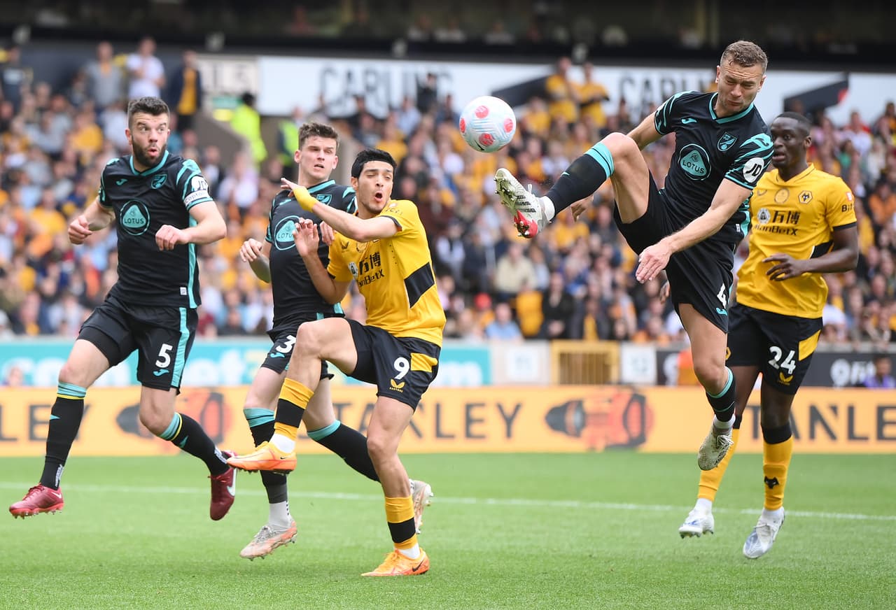 Resultados de la Jornada 37 de la Premier League: West Ham 2-2 Manchester City, Tottenham 1-0 Burnley, Watford 1-5 Leicester City, Wolves 1-1 Norwich, Leed United 1-1 Brighton, Aston Villa 1-1 Crystal Palace.
