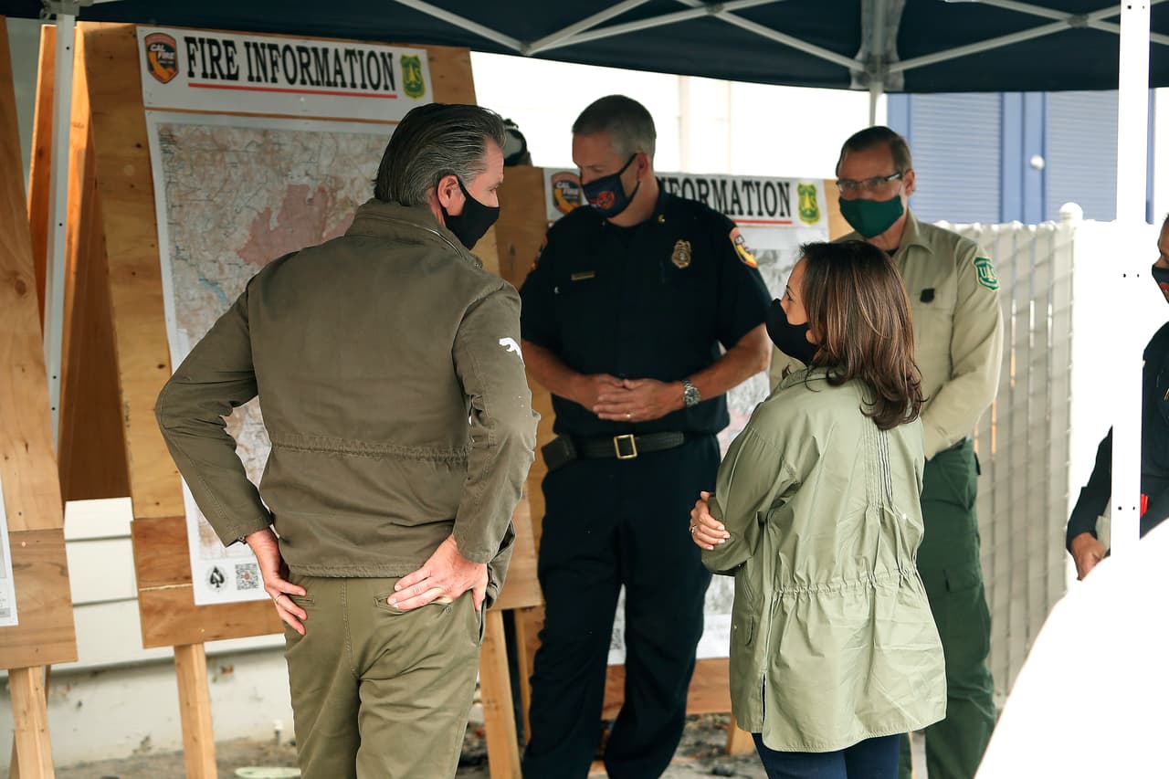 "Nos corresponde a nosotros, en términos de liderazgo de nuestra nación, tomarnos en serio estos nuevos cambios en nuestro clima y hacer lo que podamos para mitigar los daños", dijo Harris
