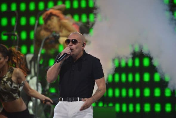 Además, disfruta siempre de esa entrega que tiene con su gente cuando está cantando.