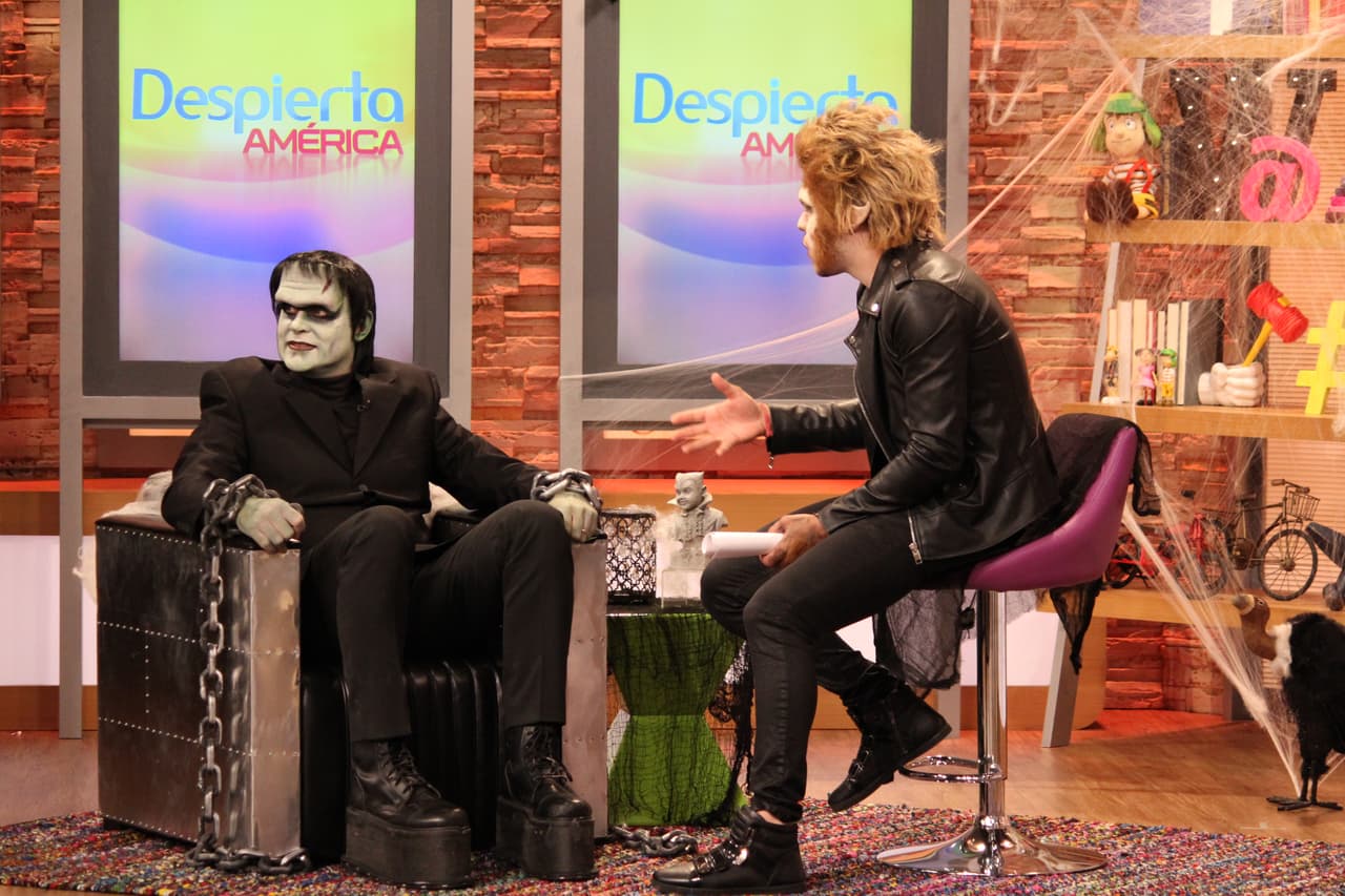 Las criaturas del más allá reportando desde El Rincón Social.