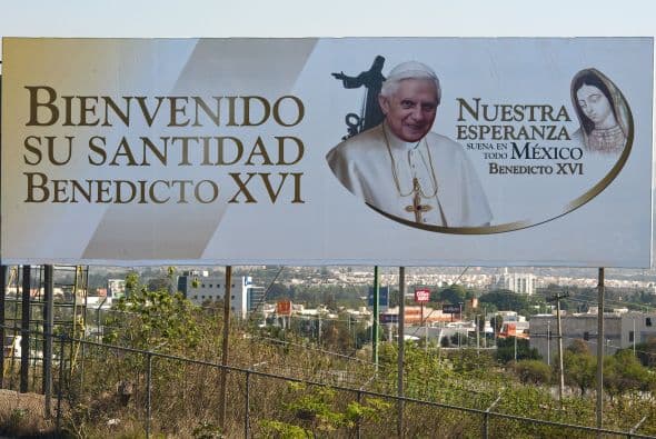 Comenzó la cuenta regresiva para la visita del Papa Benedicto XVI a Guanajuato, México, y con ella el aumento en los gastos que conlleva tan esperado evento. Aquí algunas cifras del costo monetario de la visita del líder católico.
