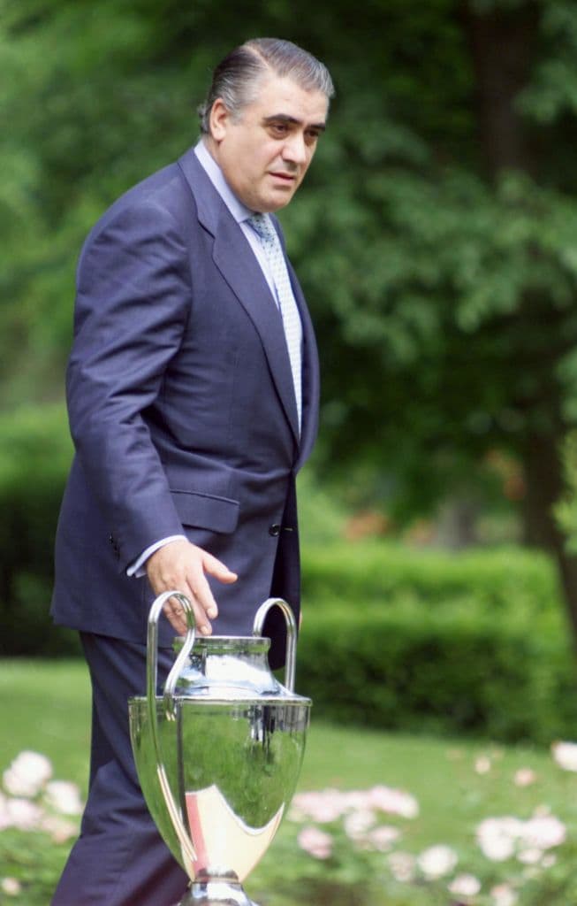 Justo después de su mandato se posicionó Florentino Pérez, quien es actualmente el máximo dirigente del equipo.