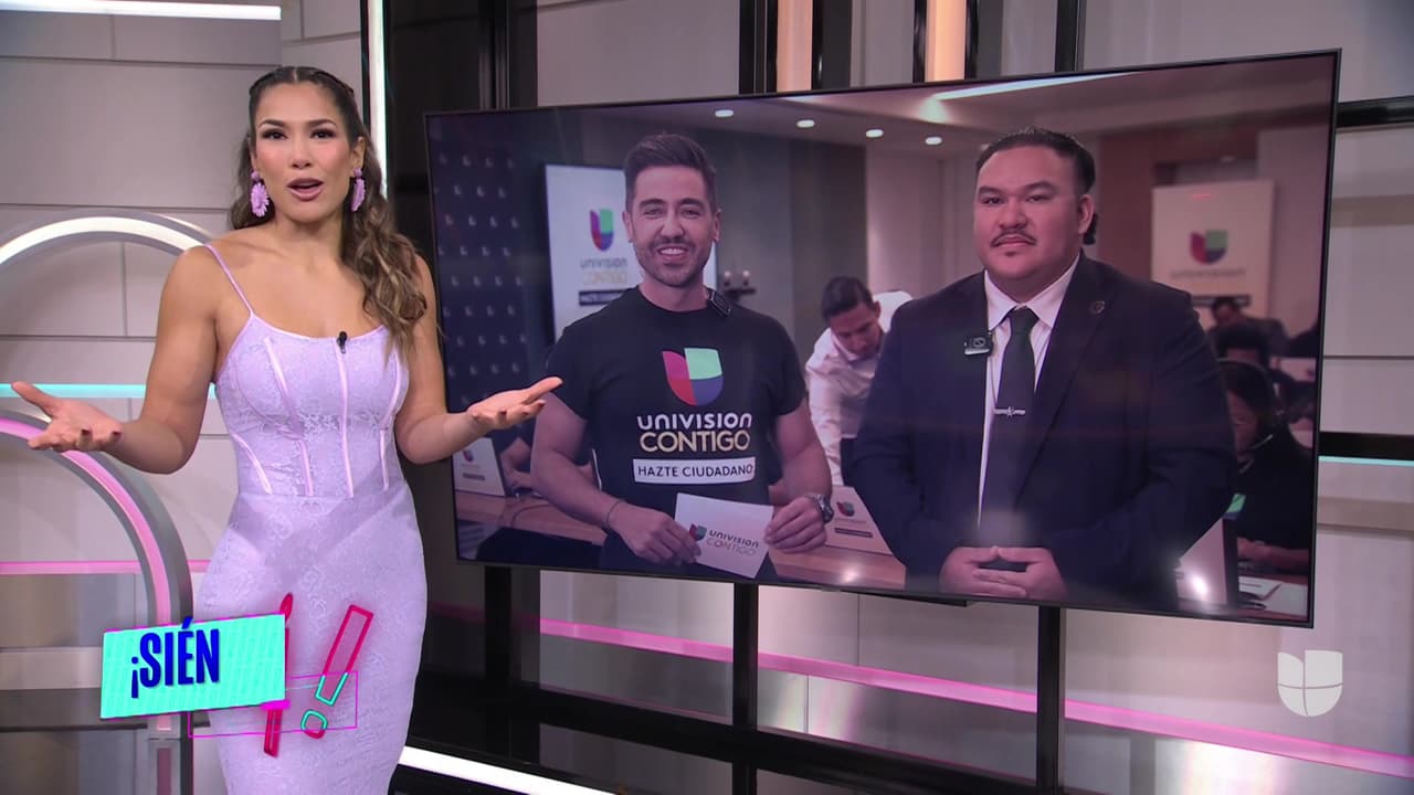 Borja Voces y Adrian Izaguirre en el Banco de Llamadas del Día de la Ciudadanía