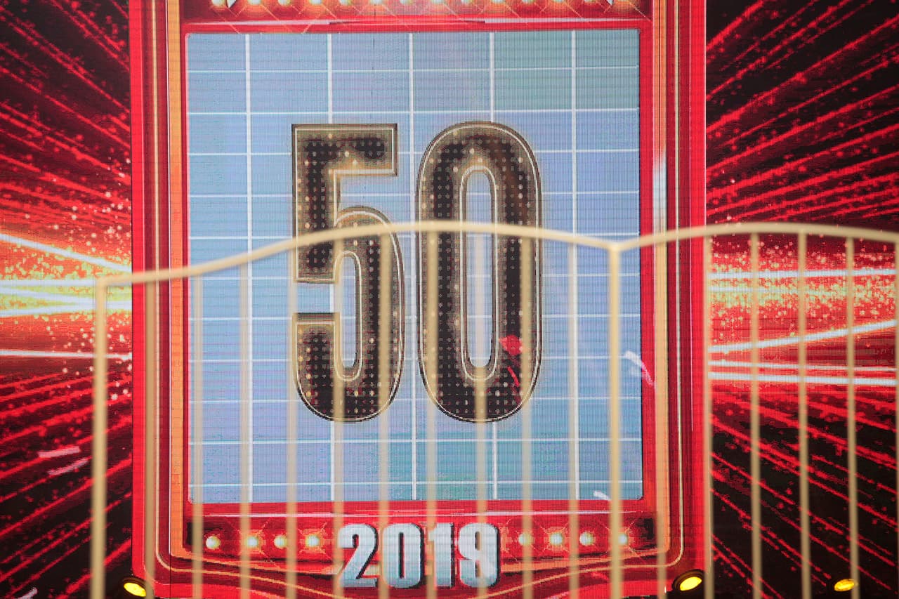 Durante la quinta gala de Pequeños Gigantes, fueron tres participaciones las que obtuvieron calificación perfecta. Los bailarines de dos escuadrones y una cantante alcanzaron 50 puntos para su escuadrón.