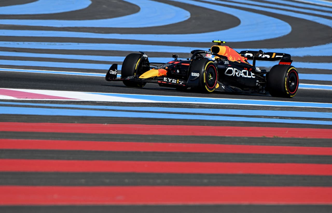 El piloto mexicano tuvo un trompo durante la primera práctica y por fortuna no pasó a mayores.
<br>