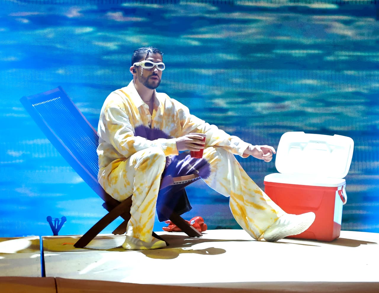 El intérprete de 'Me porto bonito' señaló que no estará del todo ausente, pues el próximo año atenderá "un par de compromisos esporádicos".