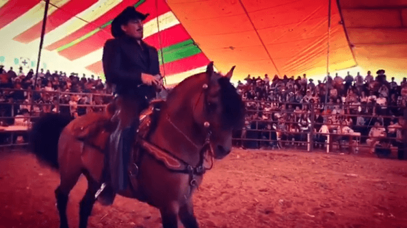 Por otro lado, el cantante dijo que por lo menos una vez al mes se pone en contacto con Marjorie para saber cómo está.