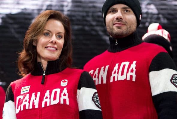 Aquí el uniforme que lleva Canadá. Muy en combinación con sus colores patrios. Fotografía tomada de la página oficial del equipo de Canadá.