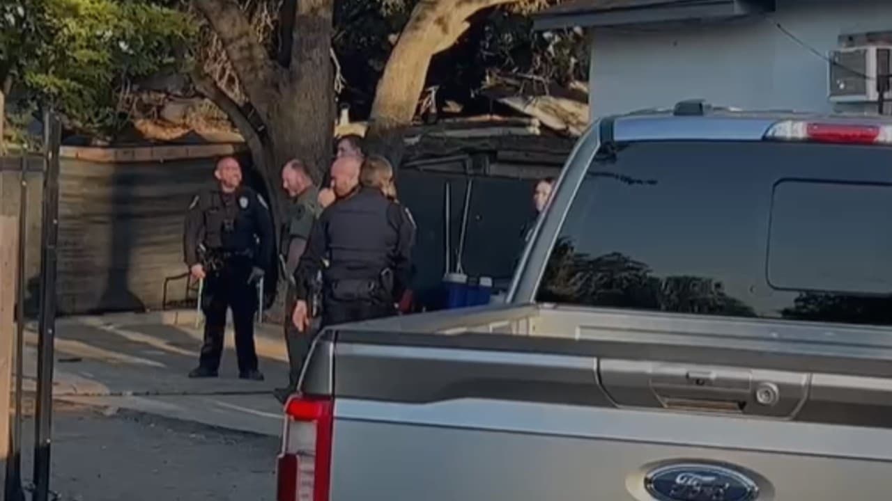Policía de Bexar logra doble decomiso de armas y máquinas ilegales de apuestas
