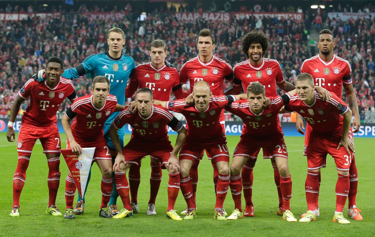 El equipo de Guardiola saltó al campo con: Neuer; Lahm, Boateng, Dante, Alaba; Kroos, Schweinsteiger; Robben, Müller, Ribery; Mandzukic.