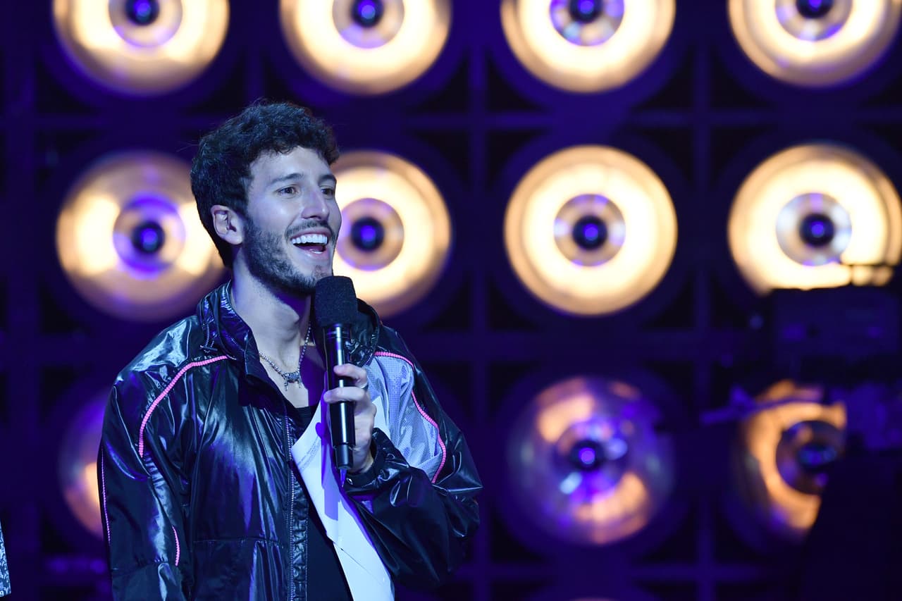 Por segundo año consecutivo, Sebastián Yatra se convirtió en host y también puso la alegría a la fiesta.