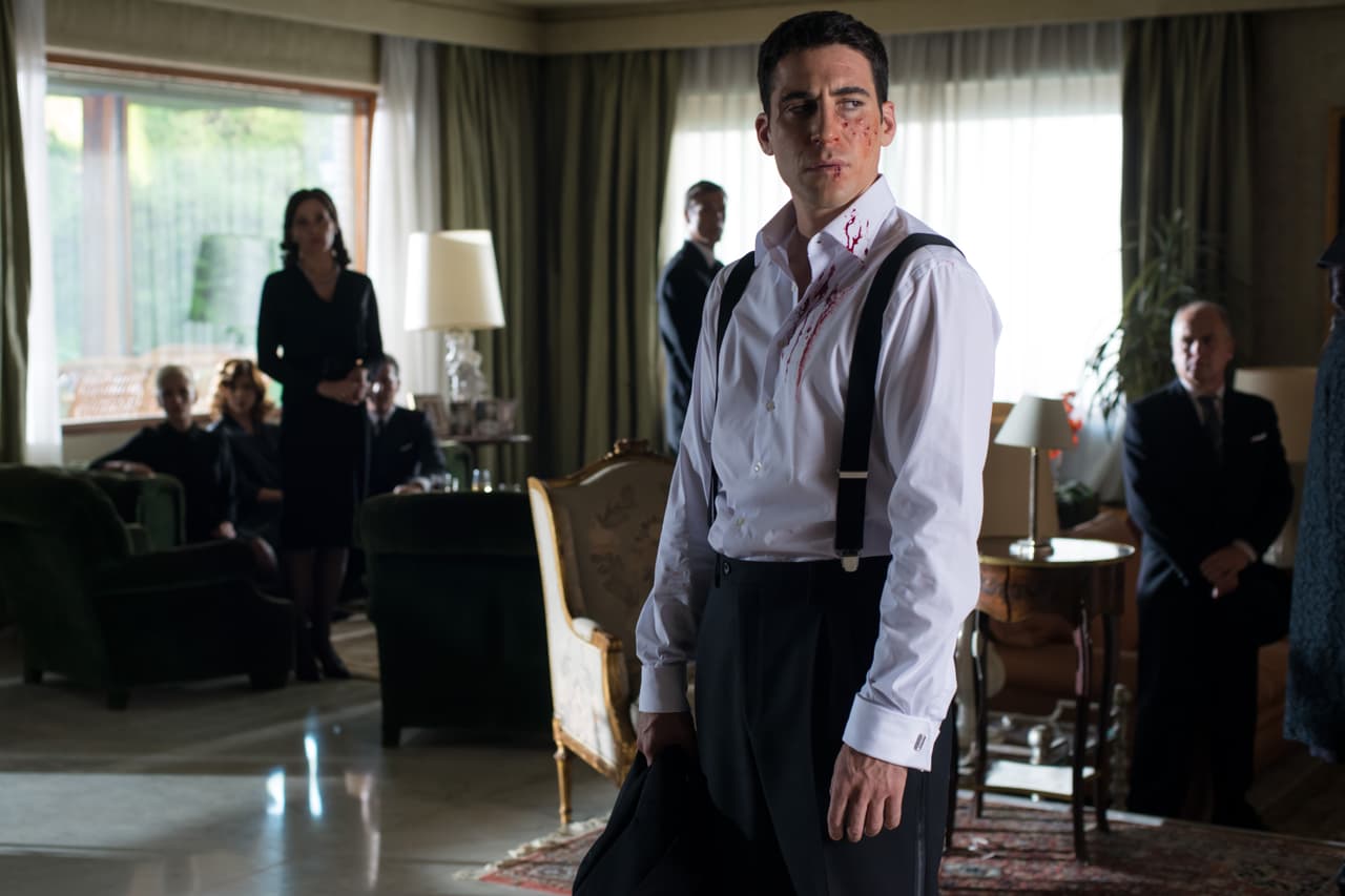 Ahora él se siente entre la espada y la pared.