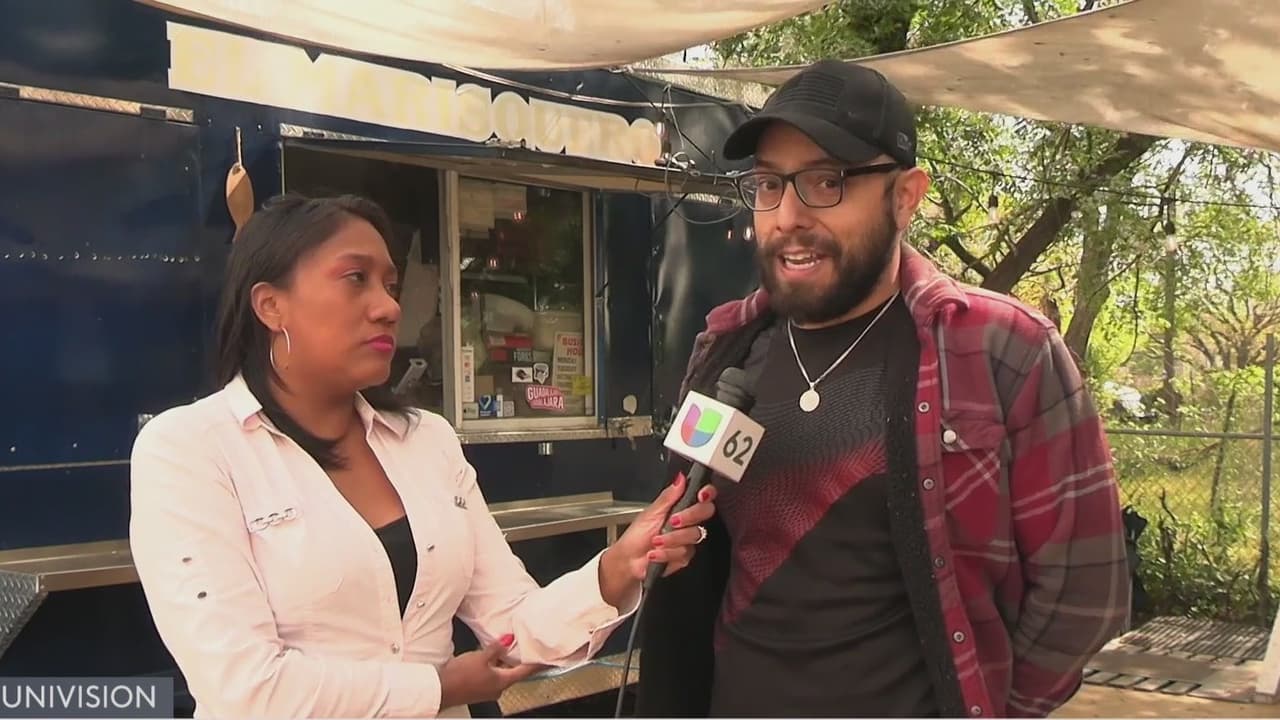 <b>VIDEO:</b> Dueño del Food Truck Marisqueros Sea Food denuncia que desde que inició su negocio ha sido objeto de intimidación a sus clientes por parte de personas en situación de calle, además de vandalismo y hasta mensajes racistas, y asegura no ha tenido respuesta por parte de las autoridades.
<br>
<br>