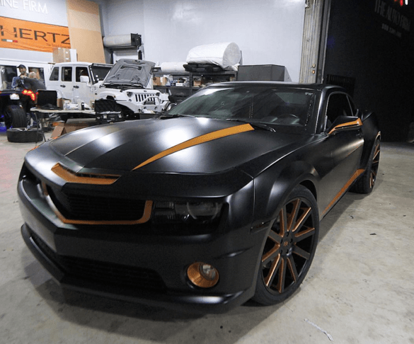 Particulares tonalidades para este Camaro SS solicitado a Vega por el beisbolista profesional Adonis García