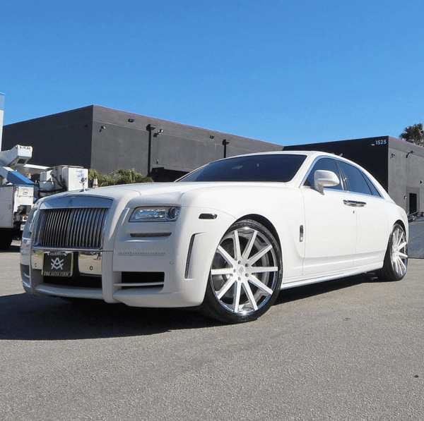 Una ostentosa personalización para un Rolls Royce Gost de Hanley Ramírez, dominicado de Boston Red Sox