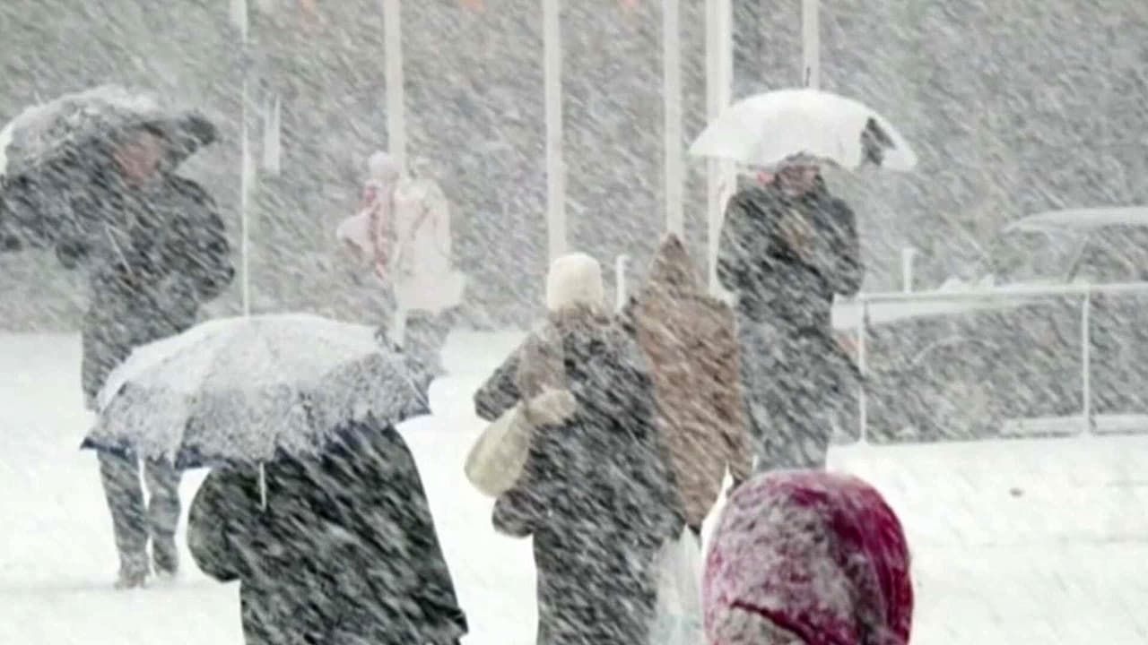 Frío extremo: Por qué aumenta el riesgo cardíaco y cómo aliviar el dolor por artritis en invierno