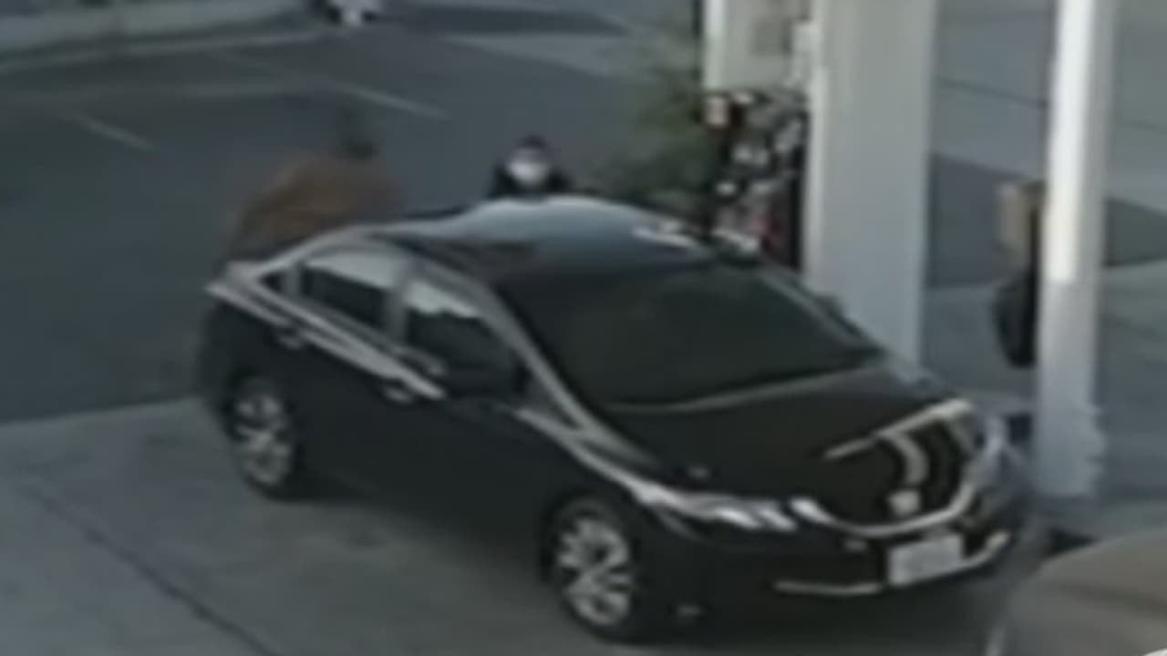 En video: hombre propina brutal golpiza a una mujer presuntamente por hablar español