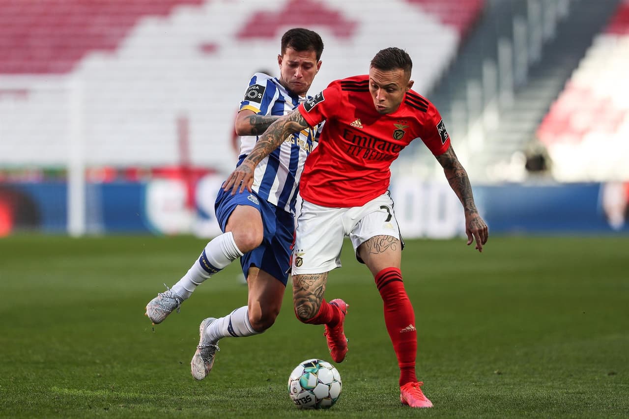 El Porto no puede ante el Benfica y se van con empate 1-1 durante la Jornada 31 de la Primeira Liga. Everton Souza Soares abrió el marcador para los locales al minuto 23, ya entrada la segunda parte del partido, fue Mateus Uribe quien igualó el marcador y logró salvar un punto para los 'Dragones Azules'.
