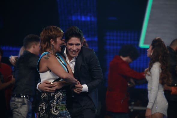 ¡Y la Guzmán no perdió tiempo para bailar con Fer Corona otra vez!