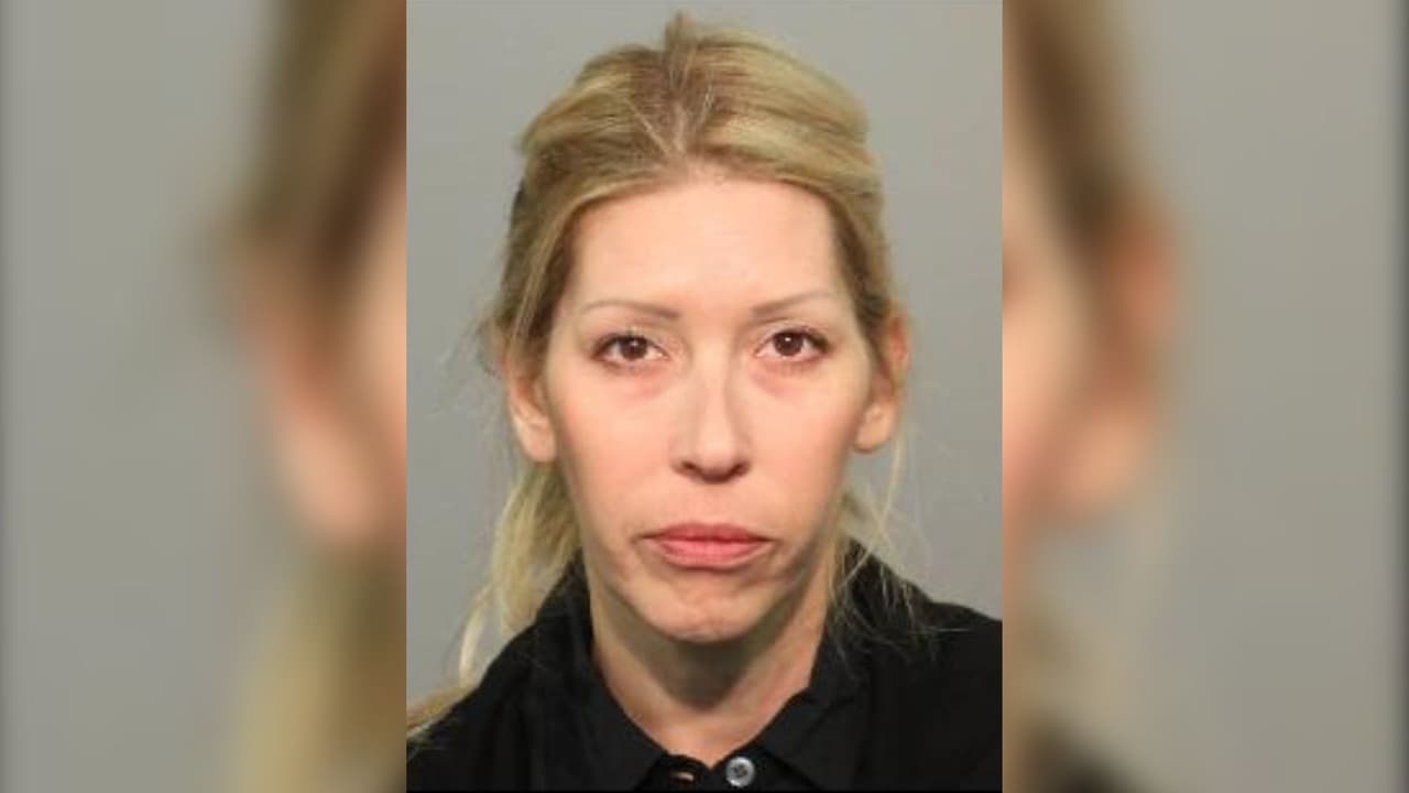 Mamá que hacía fiestas sexuales con jóvenes en Los Gatos enfrenta 63 cargos criminales