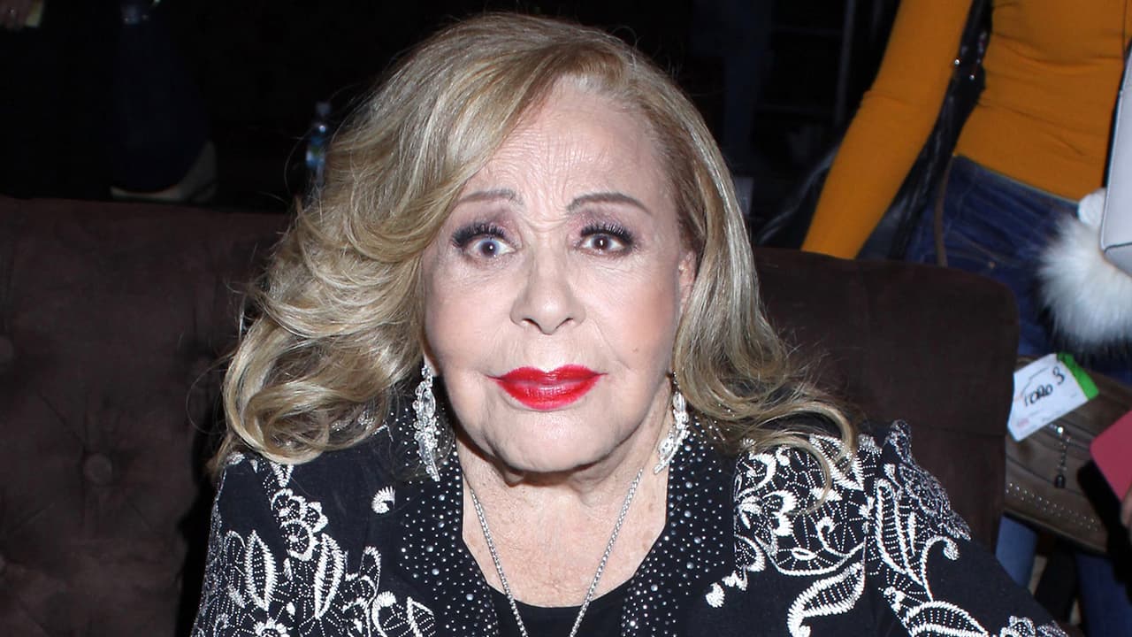 Silvia Pinal es hospitalizada por problemas respiratorios