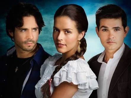 La más reciente versión de 'Simplemente María' tuvo como protagonistas a Claudia Álvarez, Ferdinando Valencia y José Ron, pero no contó con el favor del público, y no fue tan memorable como las anteriores.