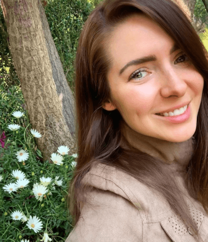 Por su parte, fans de la actriz se pronunciaron a favor del cambio de imagen y no dudaron en compararla con la estrella de hollywood
<b>Scarlett Johansson </b>y el personaje infantil
<b>'La Sirenita'</b>.