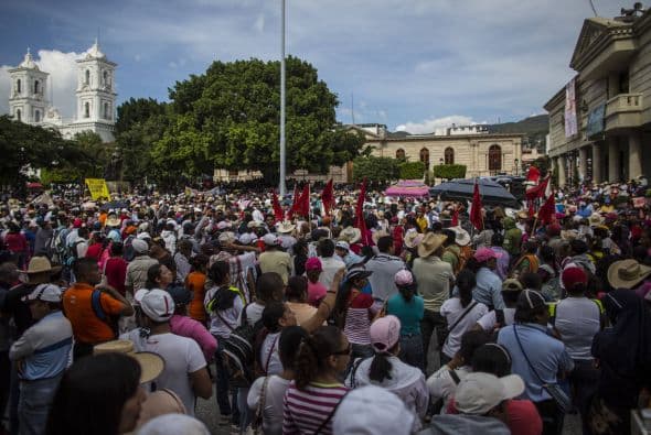 En esa localidad miles de personas se congregaron para protestar.