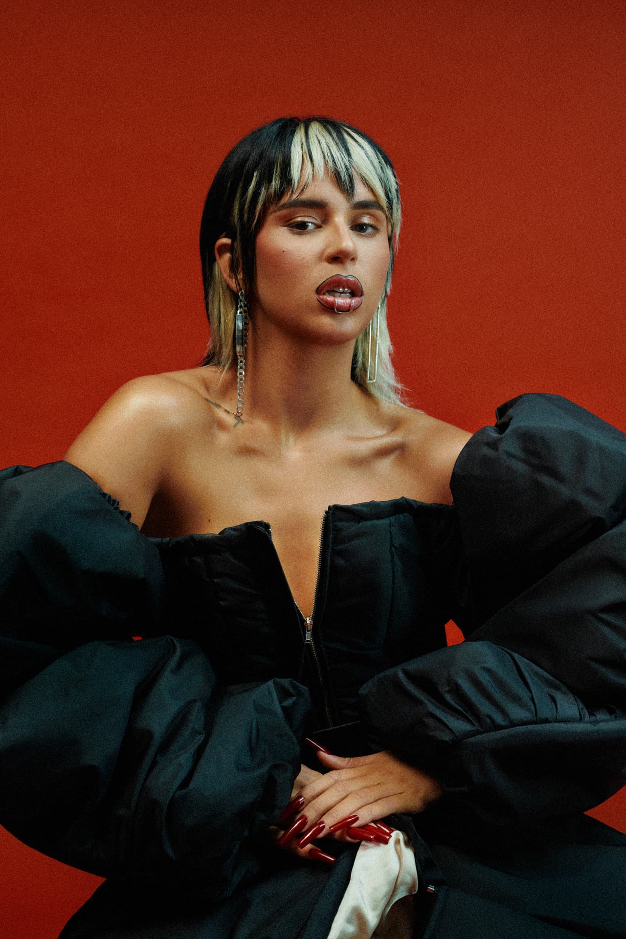 La argentina
<b>Nathy Peluso</b>, está nominada por primera vez a Premio Lo Nuestro en la categoría Artista Revelación Femenino.